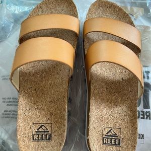Reef Women’s Cushion Vista Hi Slide Sandal. Size 10 women’s.
